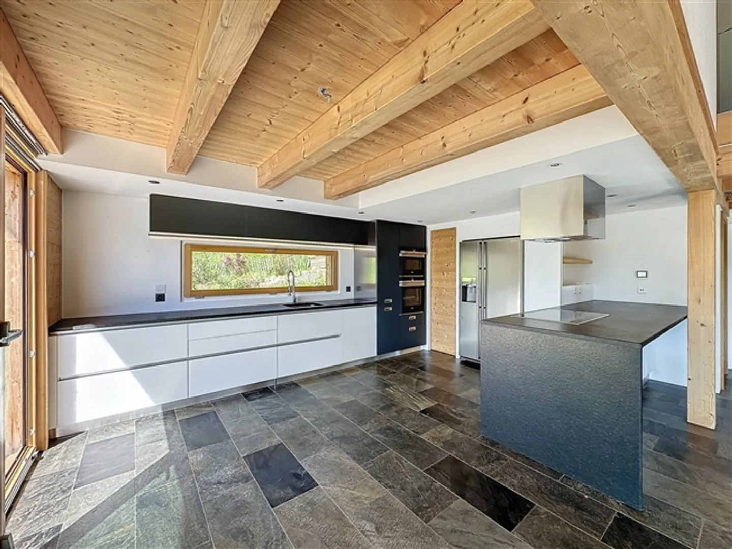 Magnifique chalet de 7,5 pièces avec vue imprenable sur les montagnes - Photo 5 sur 13