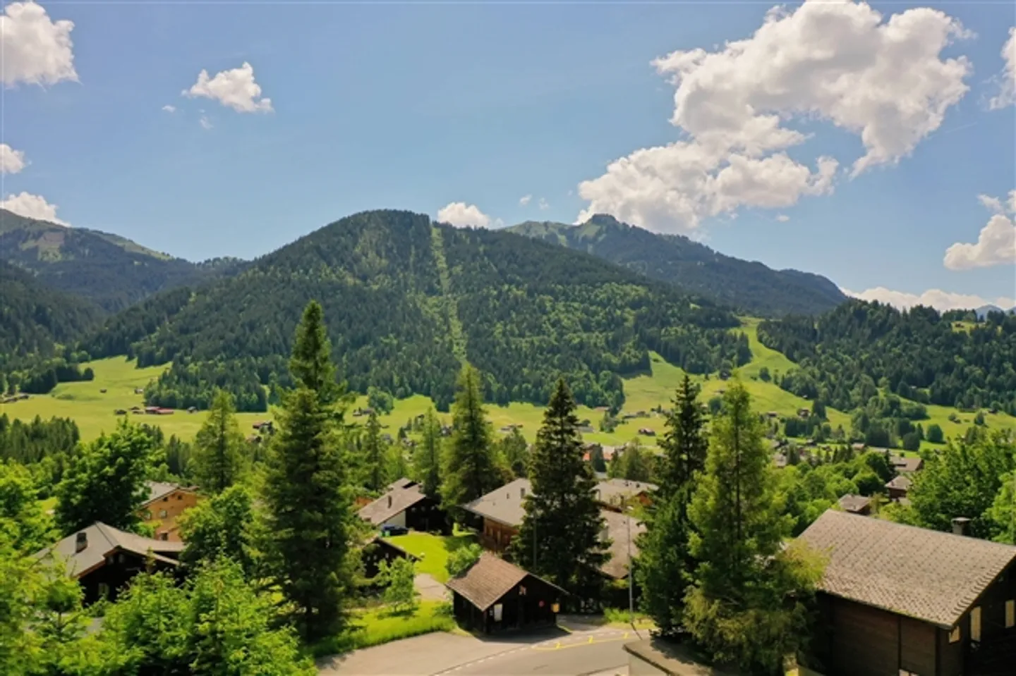 Magnifique chalet de 7,5 pièces avec vue imprenable sur les montagnes - Photo 6 sur 13