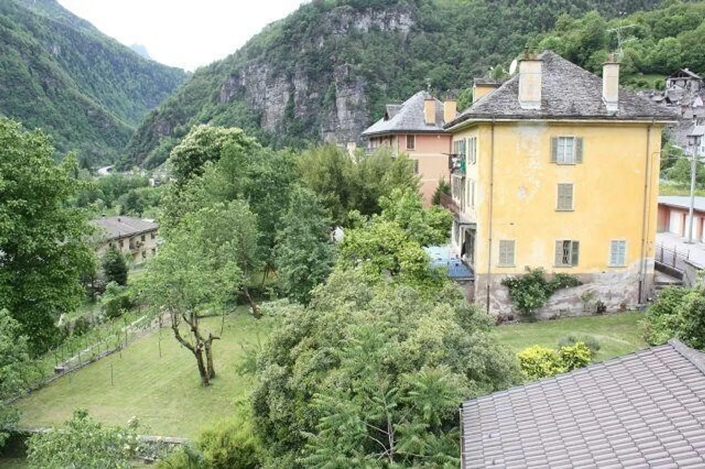 Villa storica con grande parco - Foto 2 di 13