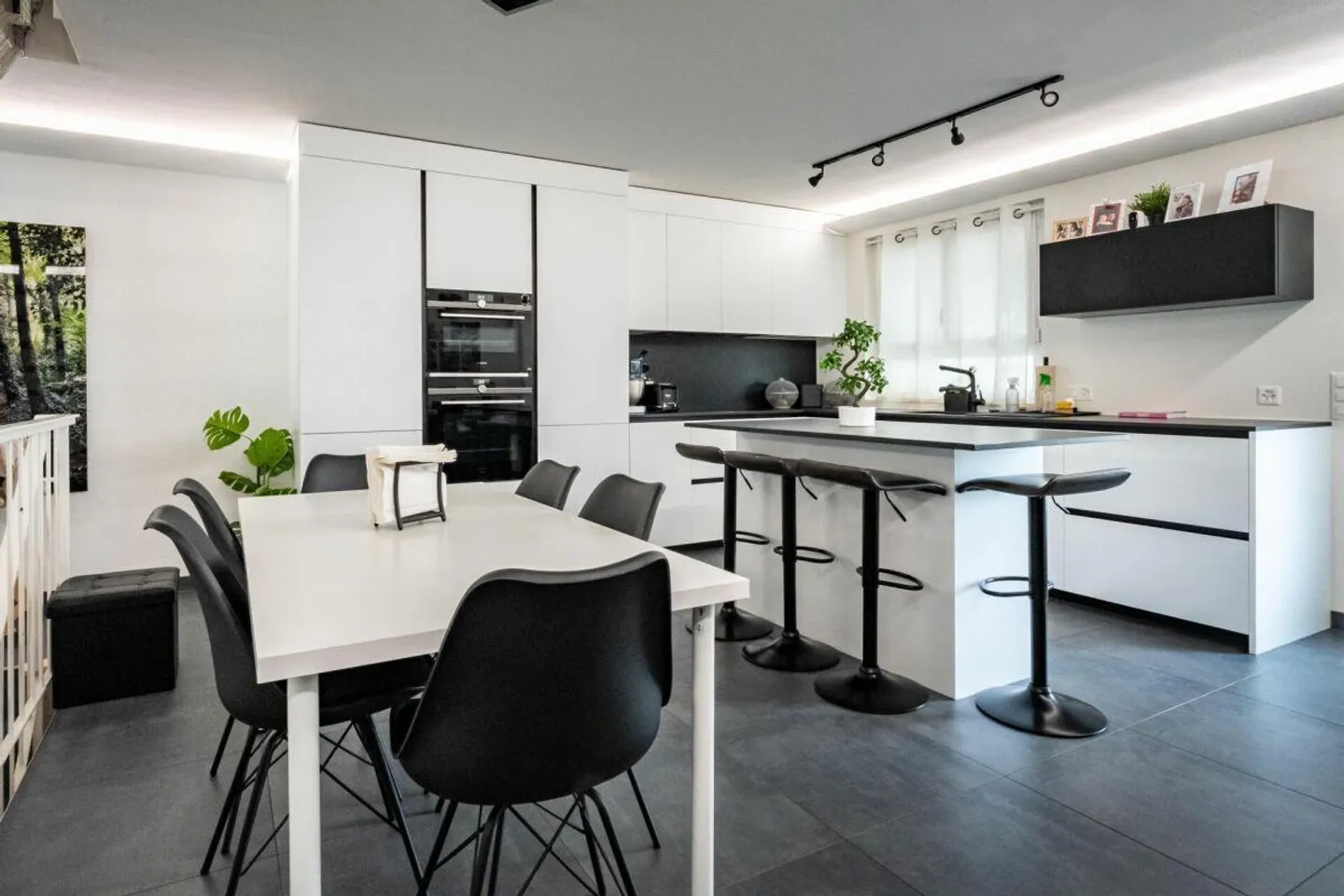 Renovated Family Villa - Photo 1 of 12