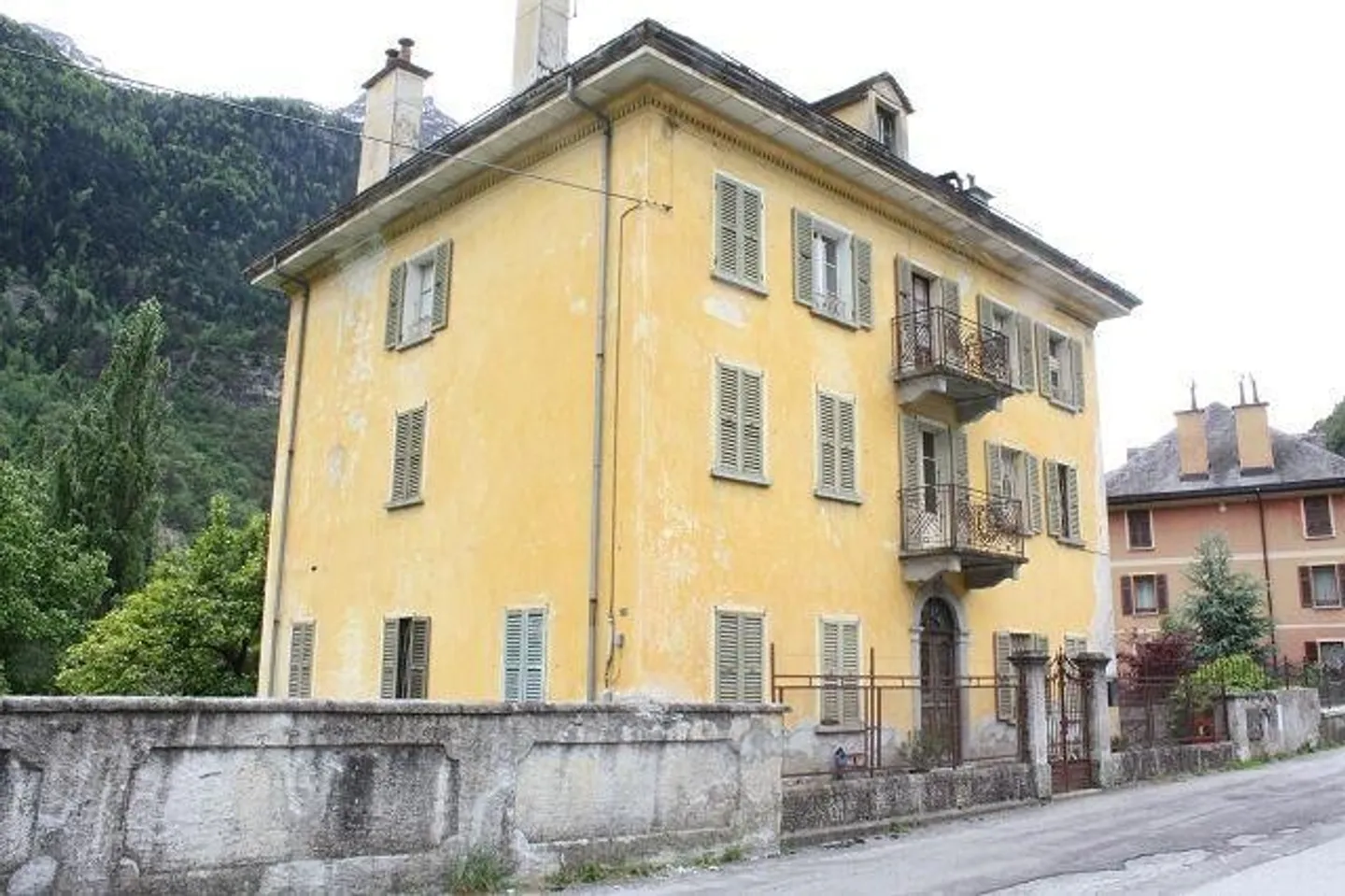 Villa storica con grande parco - Foto 4 di 13