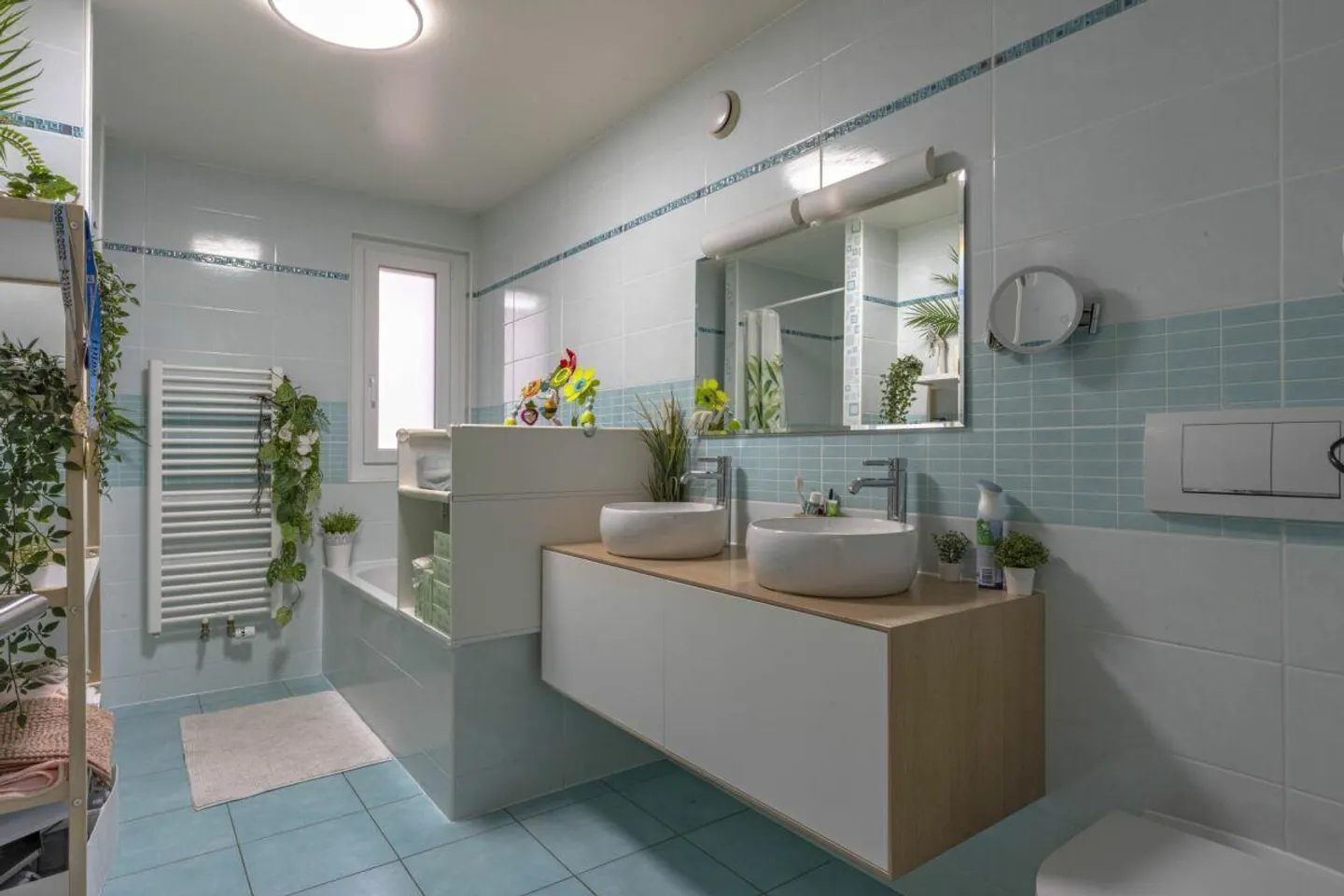 Renovated Family Villa - Photo 7 of 12