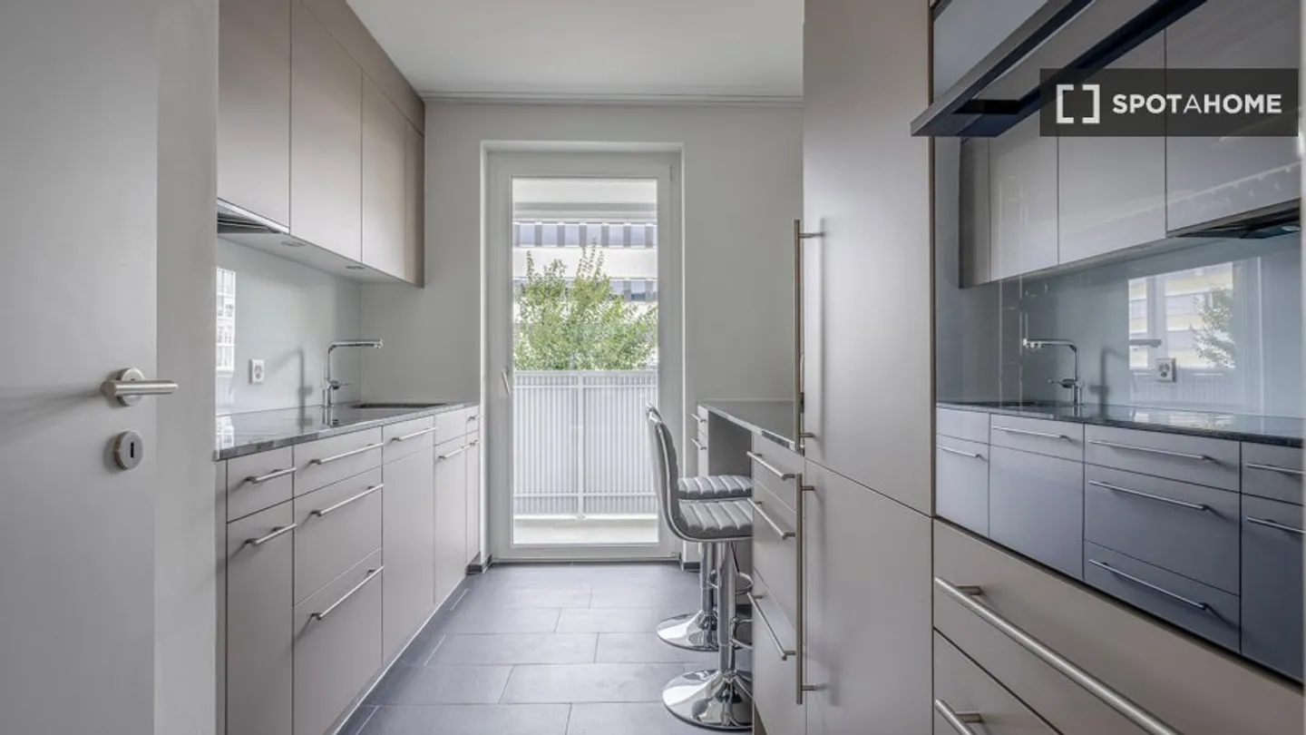 Découvrez, visitez et louez votre nouveau chez-vous en ligne en toute confiance. - Photo 9 sur 18