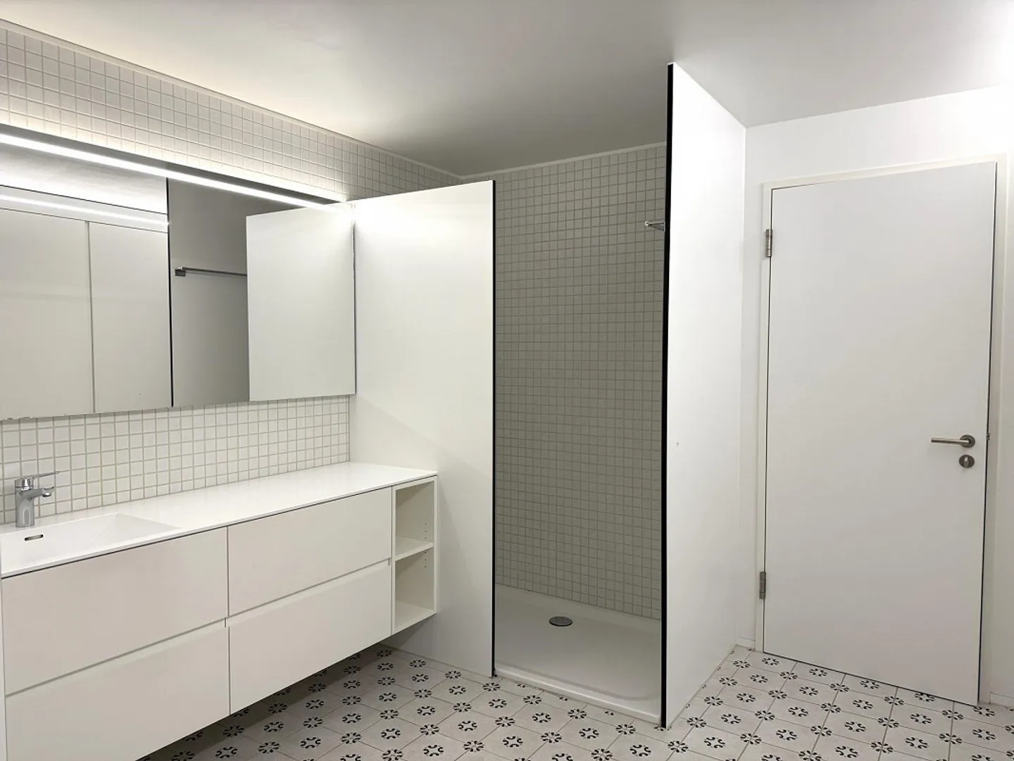 Modern and Central - Your New City Apartment - Photo 7 of 9