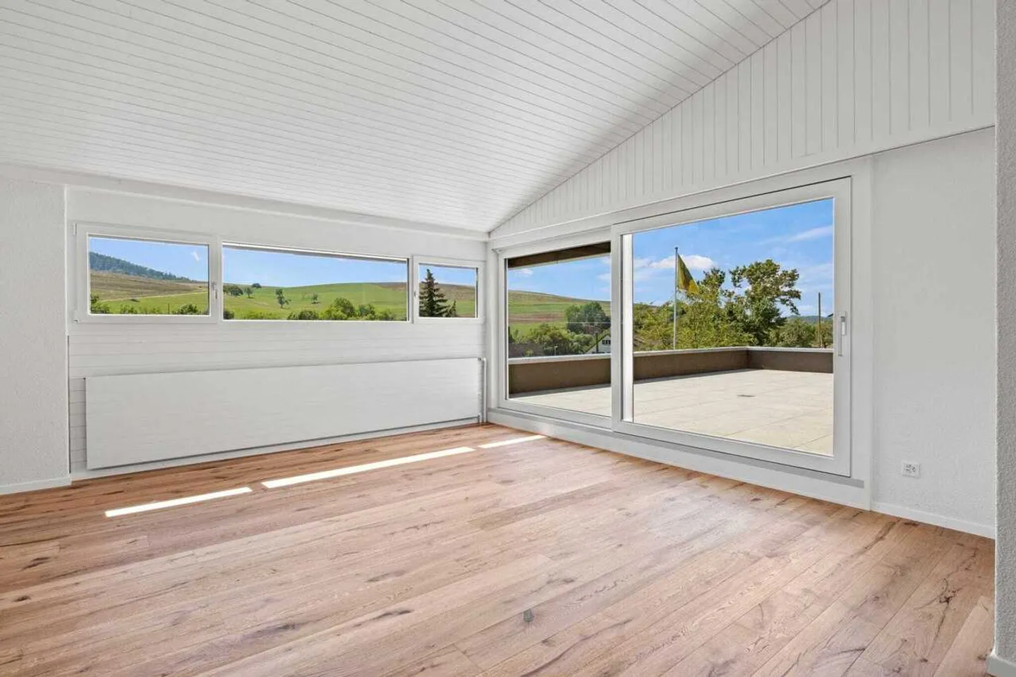 4.5-Room Terrace Apartment with a Wide View in Beggingen - Photo 5 of 13