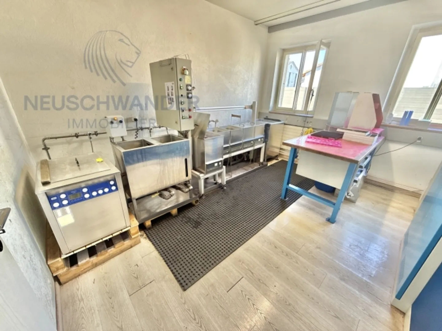 To be transformed, ideally located and centered house - Photo 16 of 18