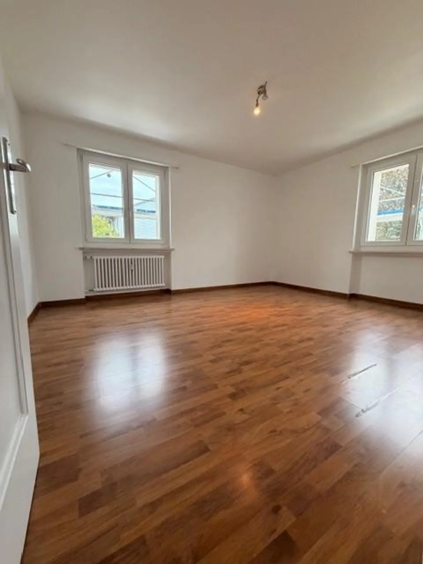 Urbain, partiellement rénové et proche de la gare - beaux appartements de 3,5 pièces à louer - Photo 6 sur 14