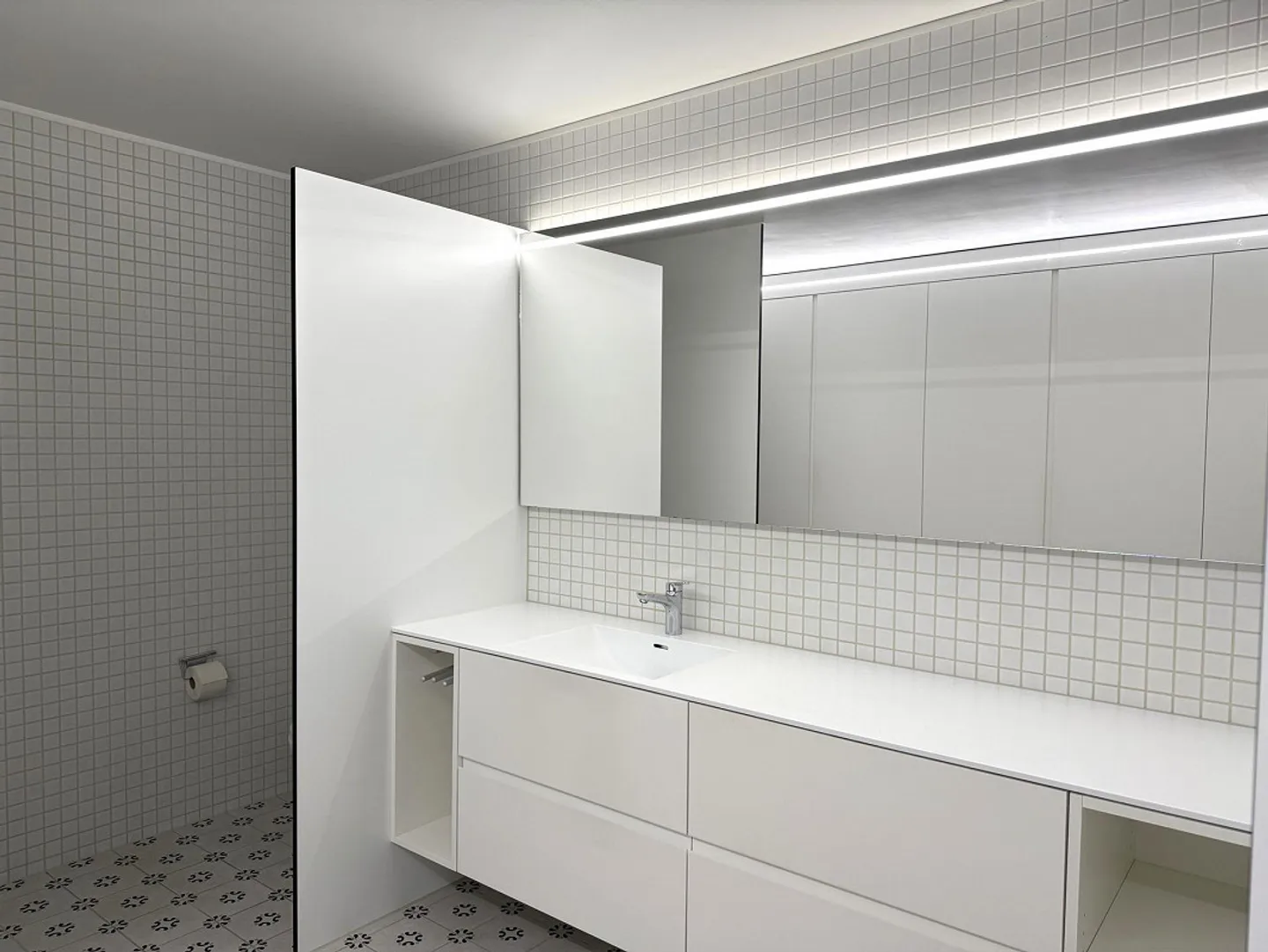 Modern and Central - Your New City Apartment - Photo 8 of 9