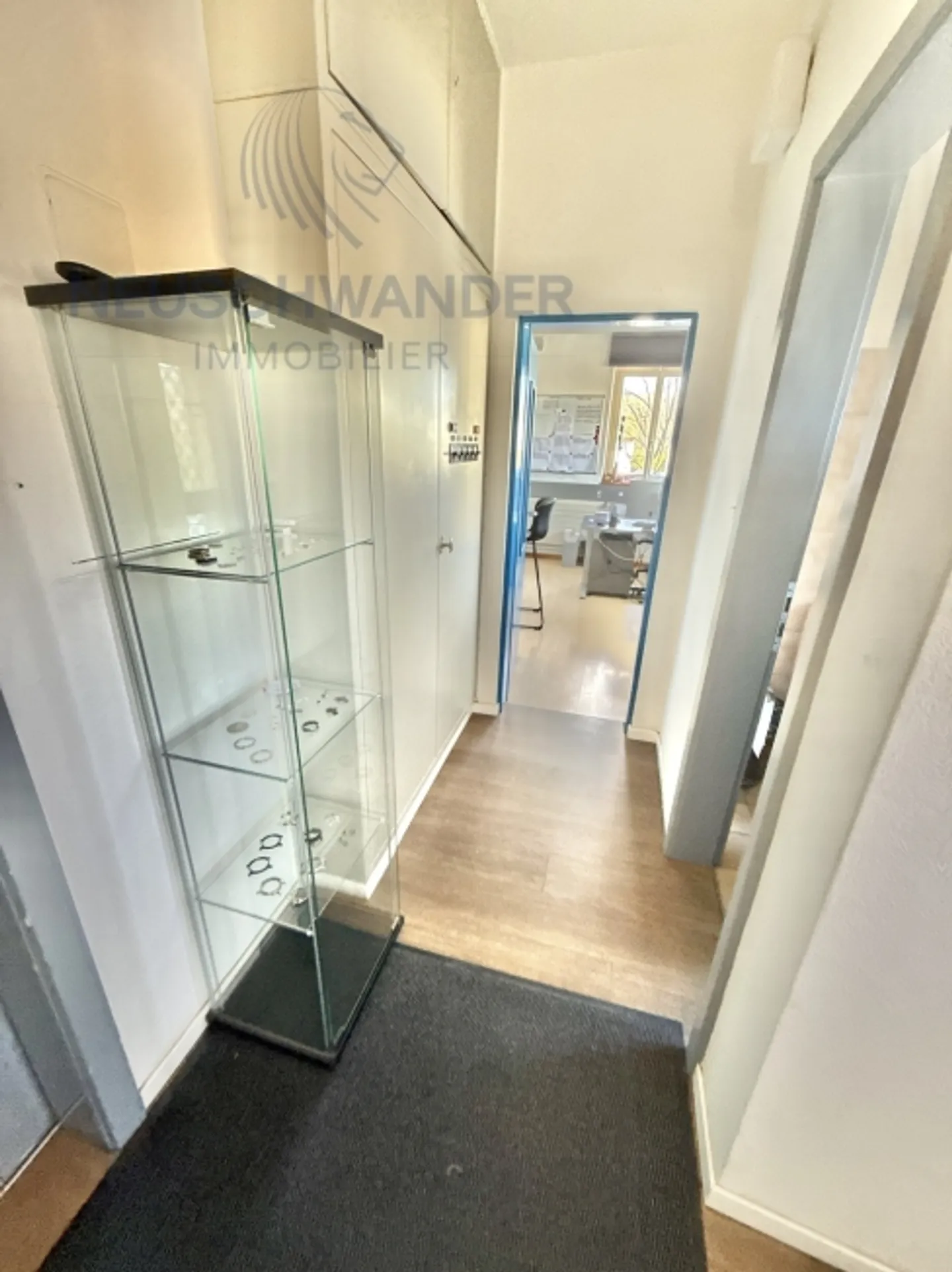 To be transformed, ideally located and centered house - Photo 11 of 18