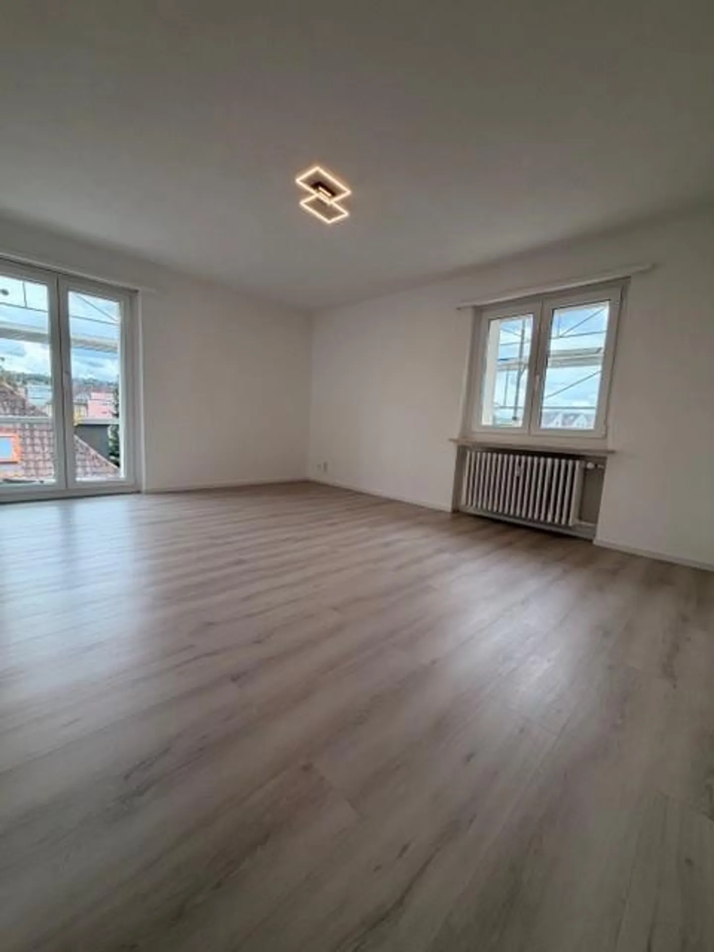 Urbain, partiellement rénové et proche de la gare - beaux appartements de 3,5 pièces à louer - Photo 13 sur 14