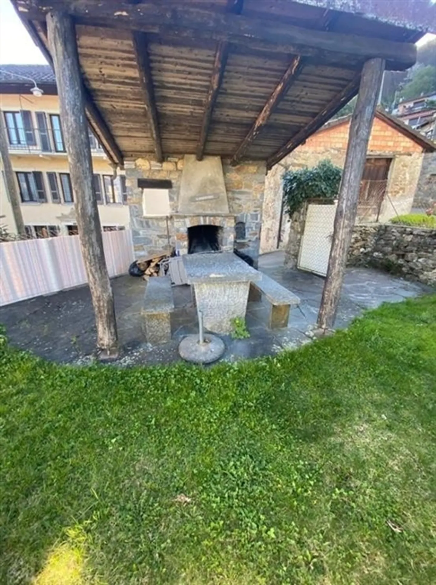 House in the center with 6 rooms, covered grill garden and parking / 6-room single-family house with covered grill garden and parking - Photo 5 of 20