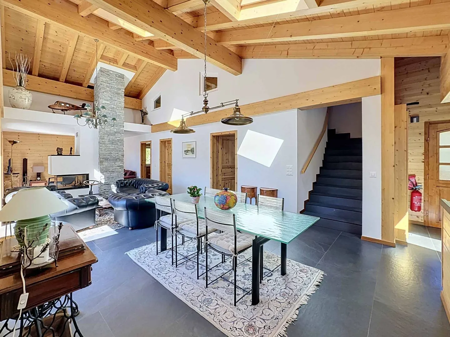 Chalet avec Trois Appartements Indépendants - Photo 3 sur 13