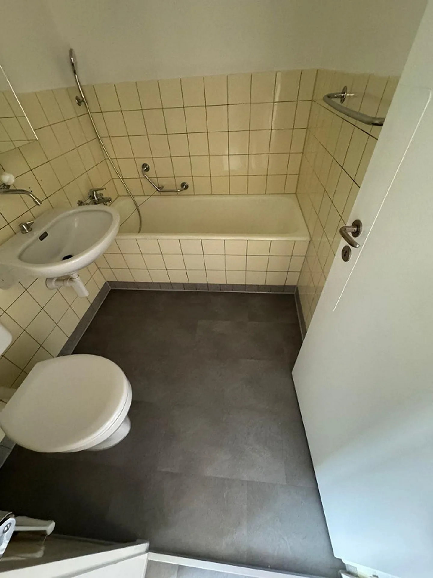 Appartement temporaire de 3 pièces au 2ème étage à 8048 Zurich à louer jusqu'au 31.01.2027 - Photo 6 sur 8