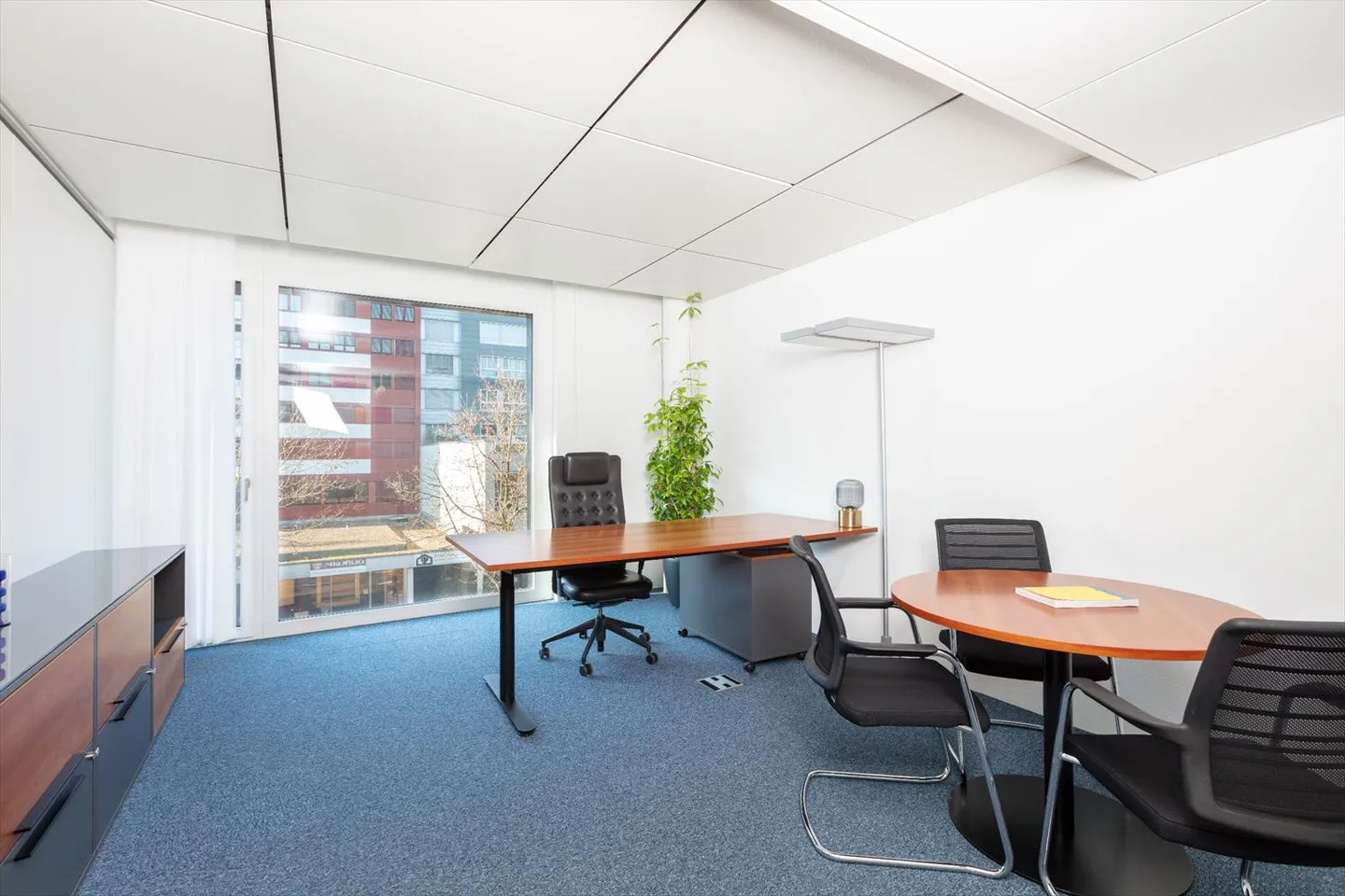Ufficio privato per tre persone a Signature Downtown - Foto 3 di 9
