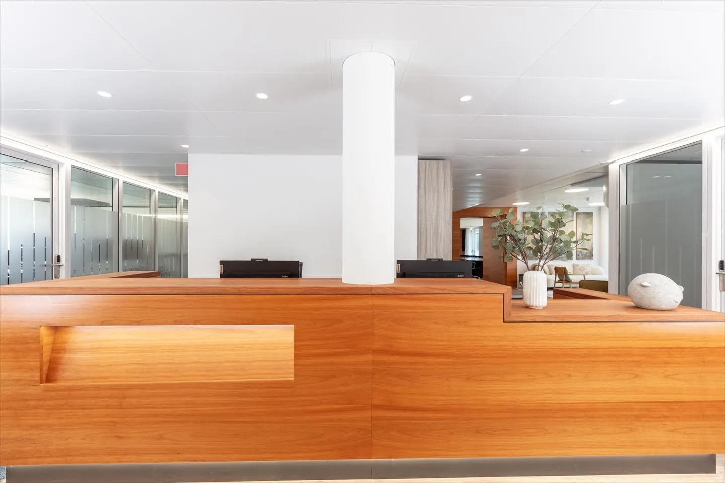 Ufficio privato per tre persone a Signature Downtown - Foto 4 di 9