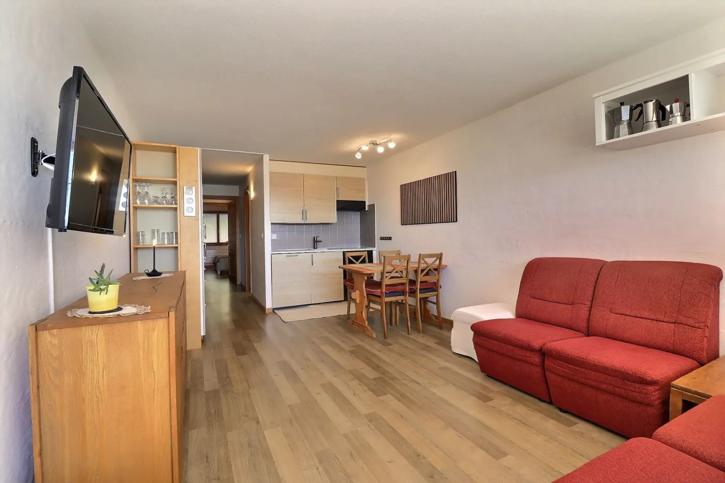 2.5-room apartment in the center of Villars-sur-Ollon - Photo 4 of 13