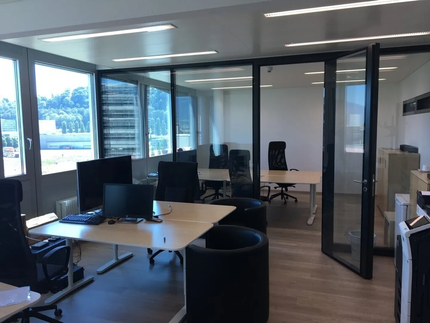 Bureaux "Plug & Work" à Y-PARC, juste ce qu'il vous faut! - Photo 2 sur 6