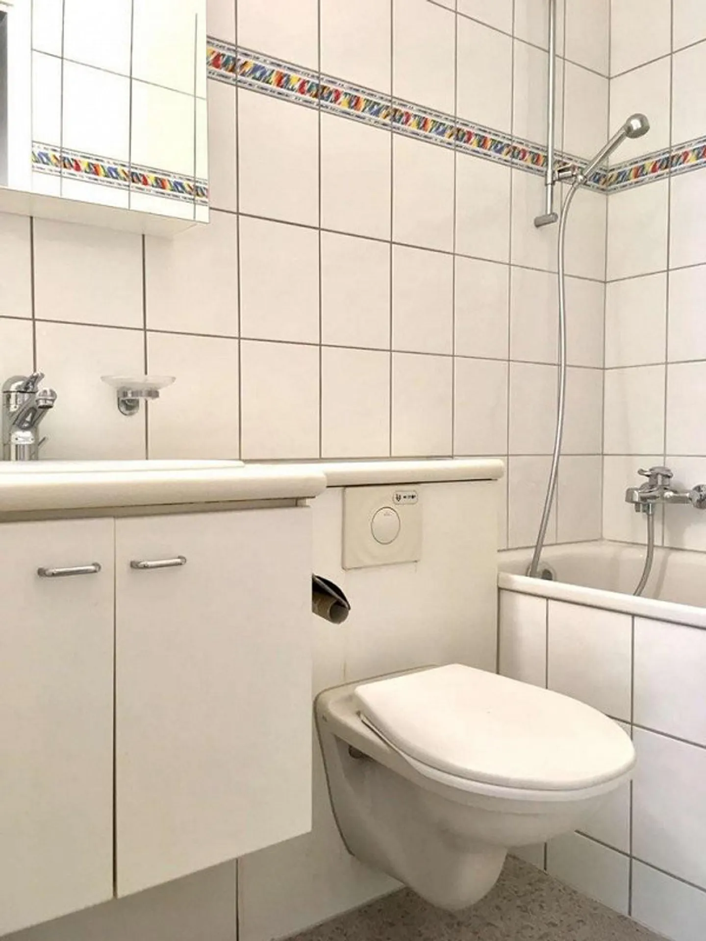 Appartement simple confortable dans un emplacement idéal pour les navetteurs - Photo 3 sur 6
