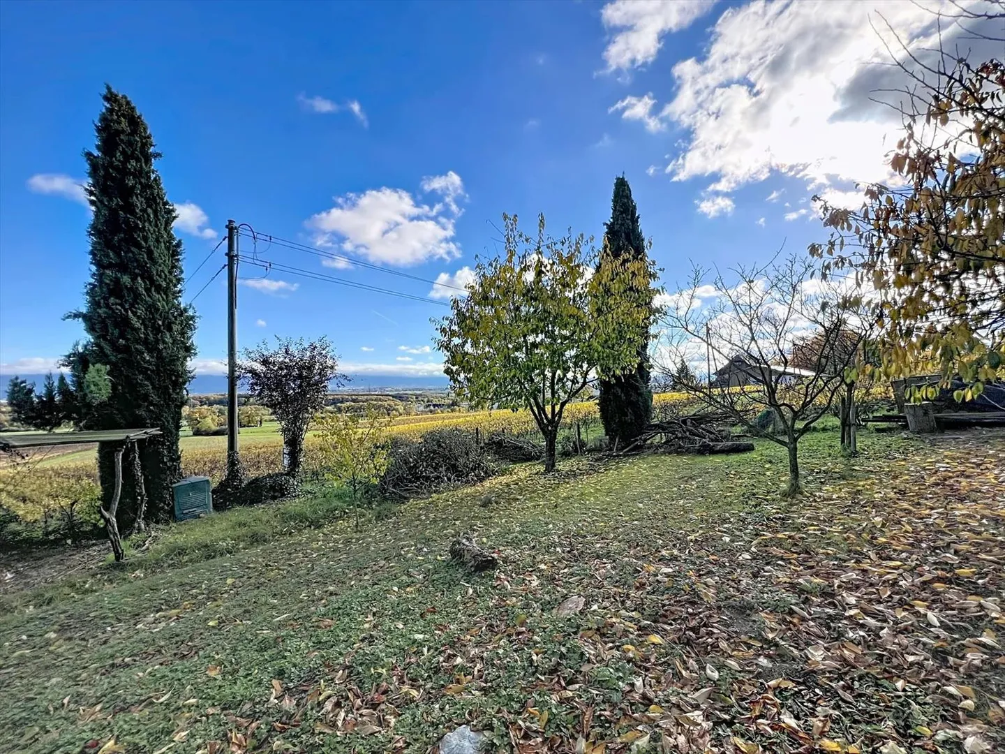 Maison de village à rénover - Photo 2 sur 7