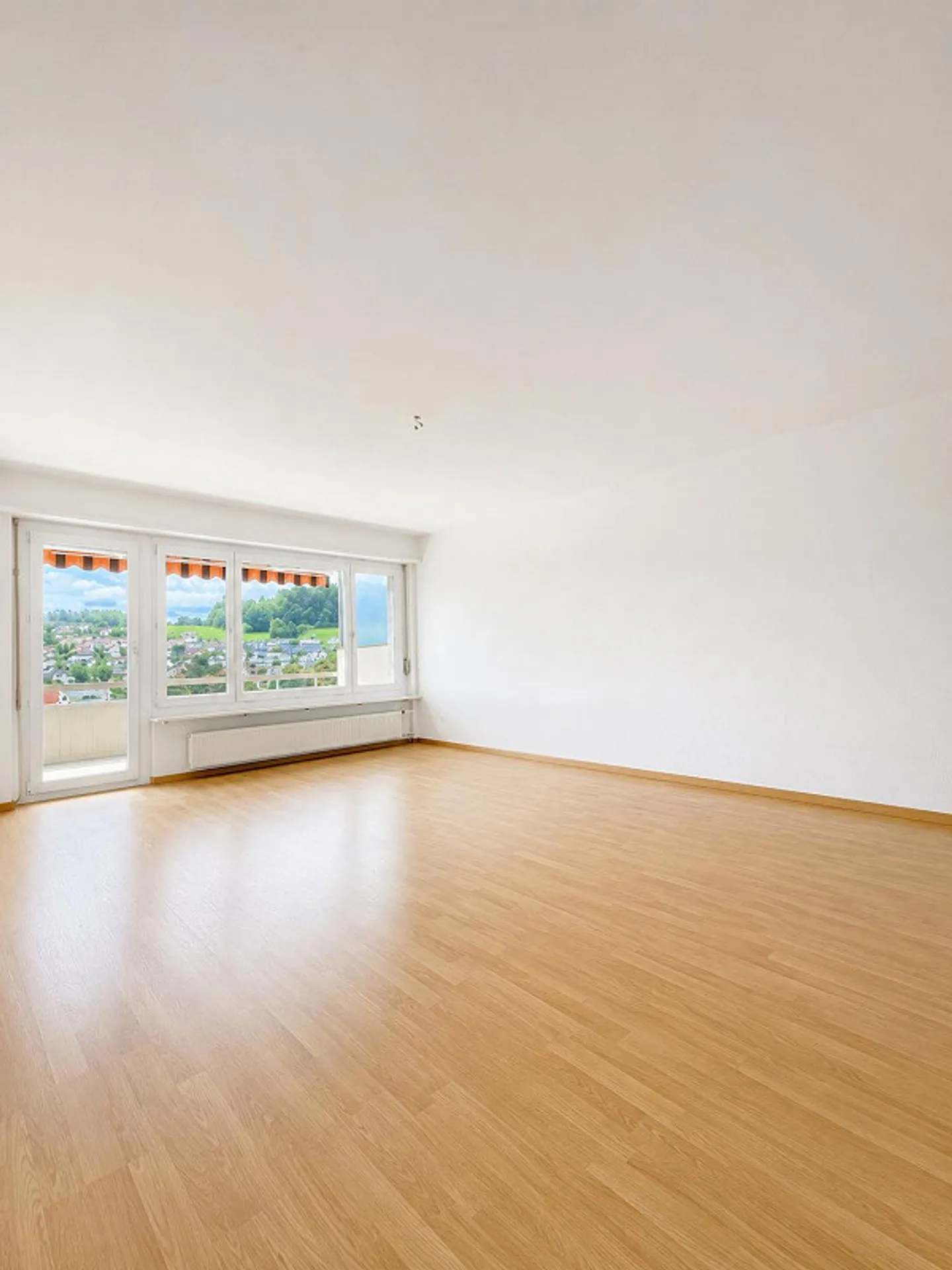 Appartamento 2.5 locali con vista - Foto 1 di 10