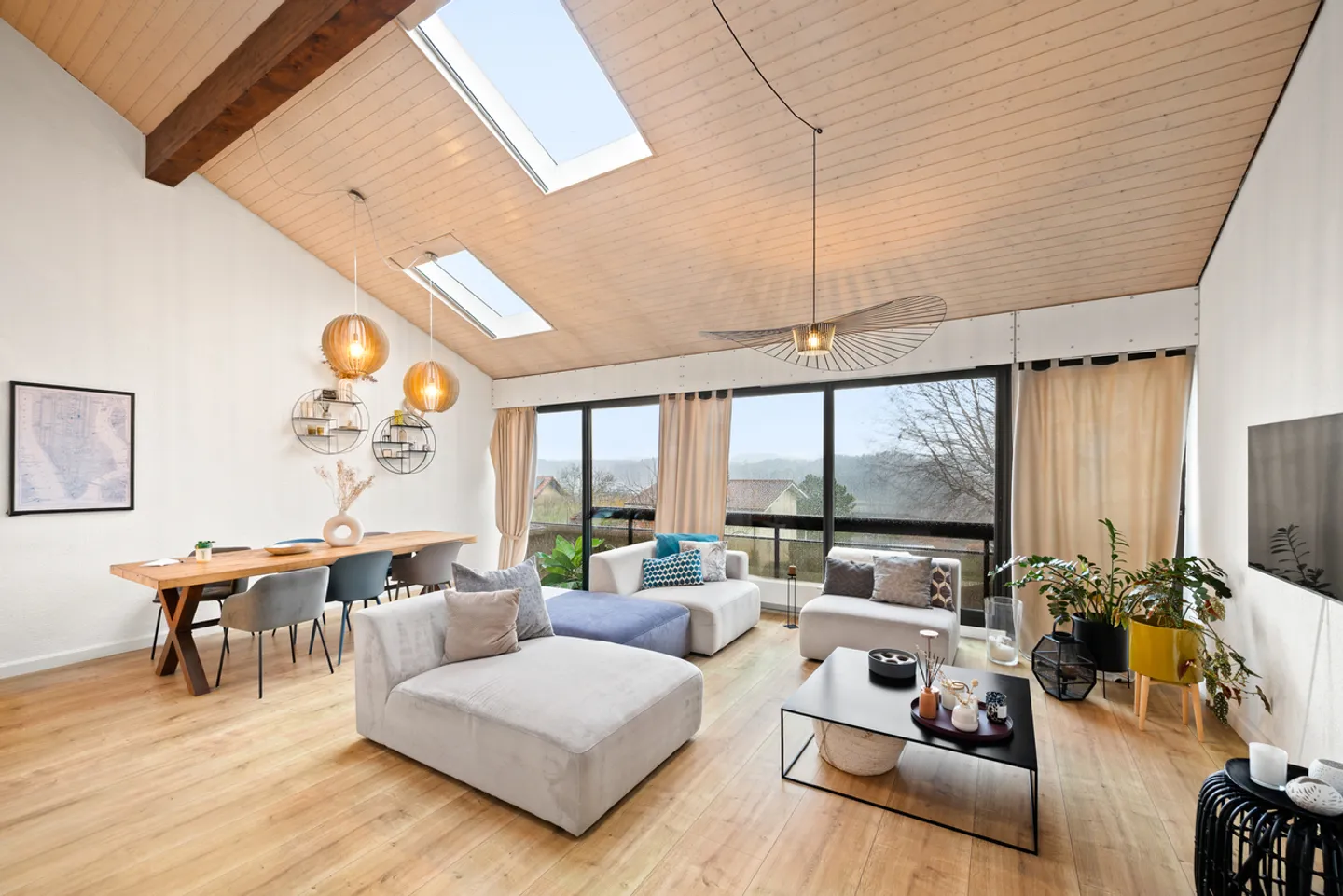 Vufflens-la-Ville House in a Green Oasis - Photo 3 of 12