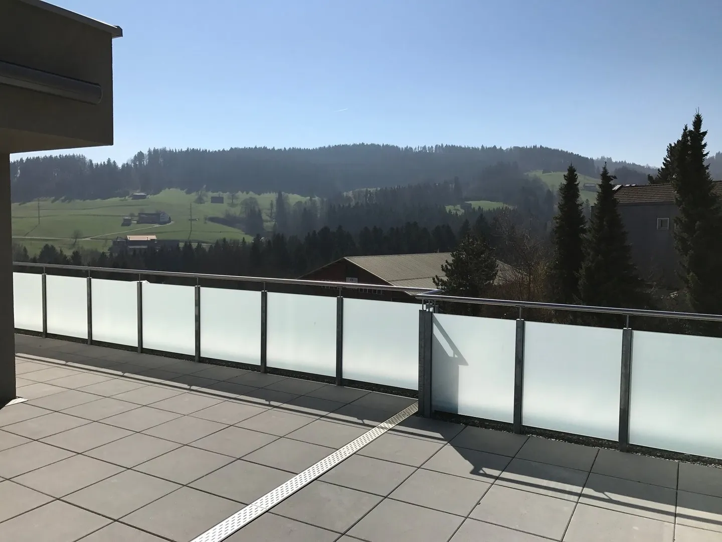 Moderno appartamento attico di 2,5 stanze con vista impressionante - Foto 4 di 7