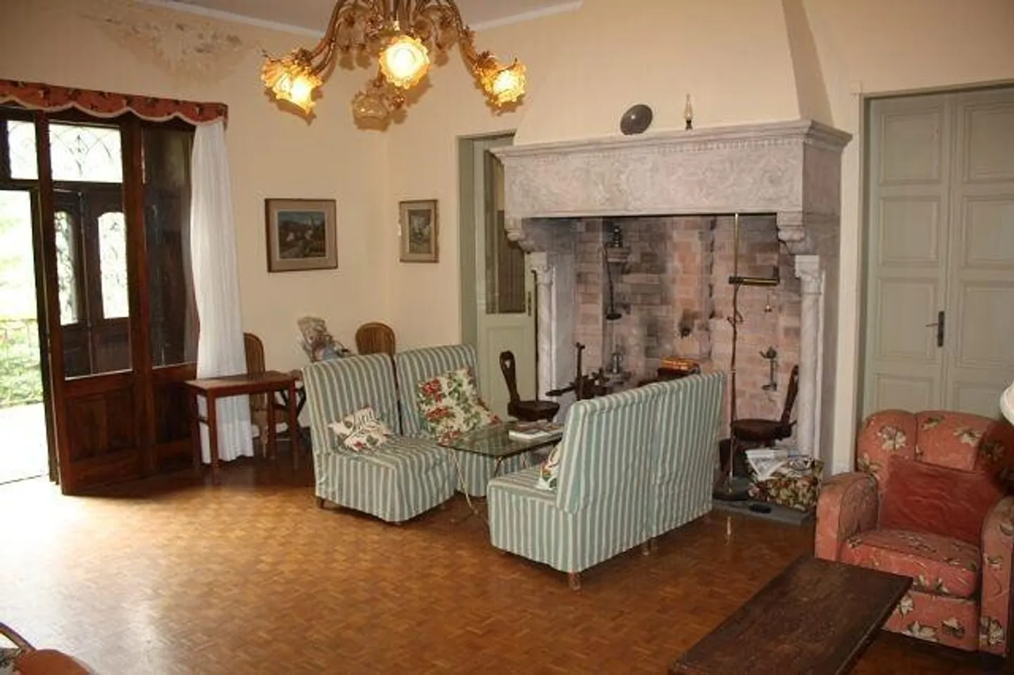 Villa storica con grande parco - Foto 6 di 13