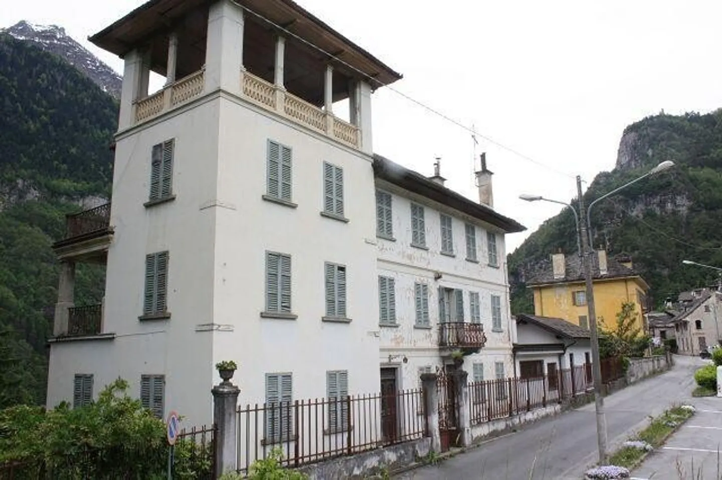 Villa storica con grande parco - Foto 5 di 13