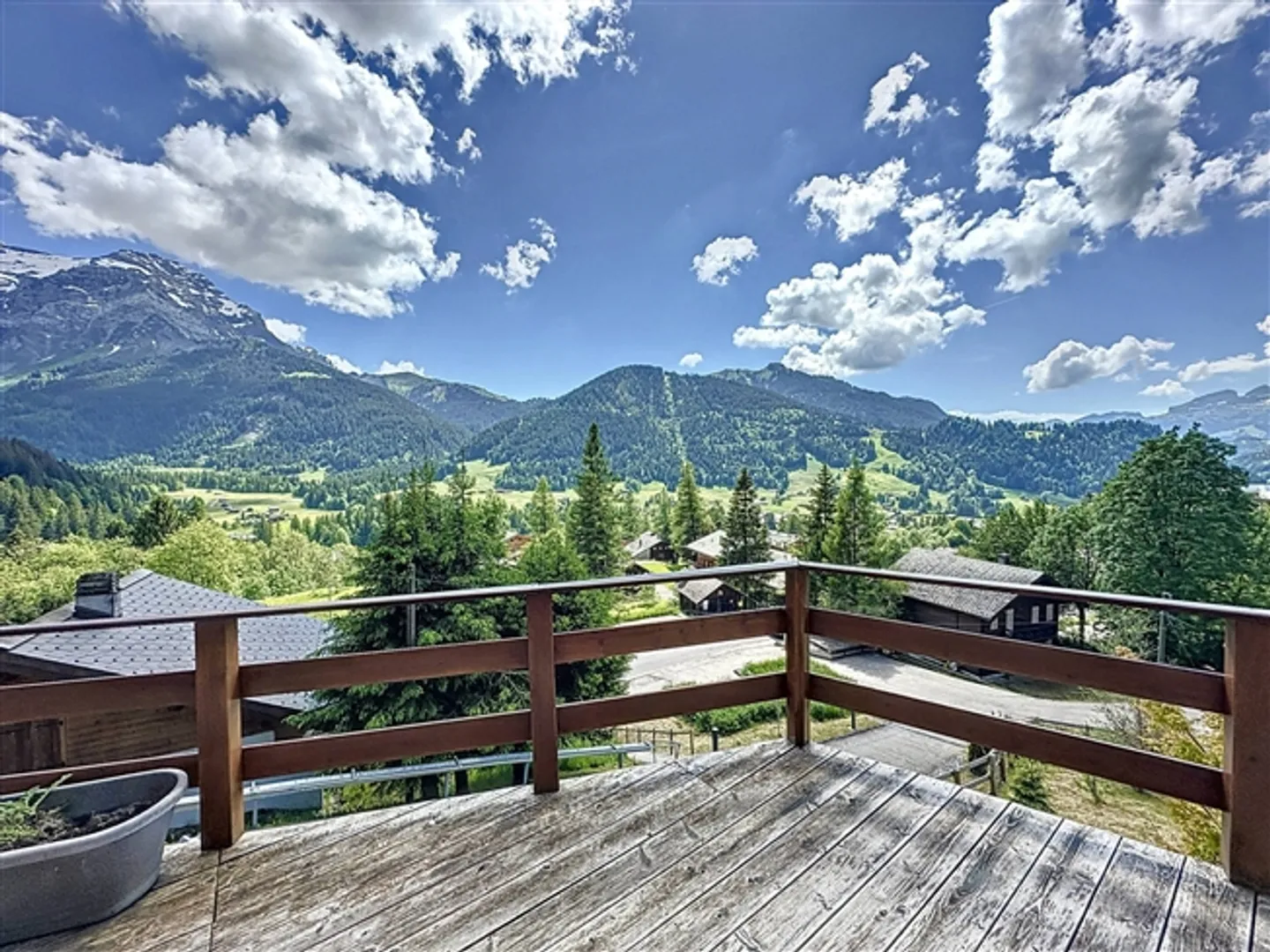 Magnifique chalet de 7,5 pièces avec vue imprenable sur les montagnes - Photo 12 sur 13