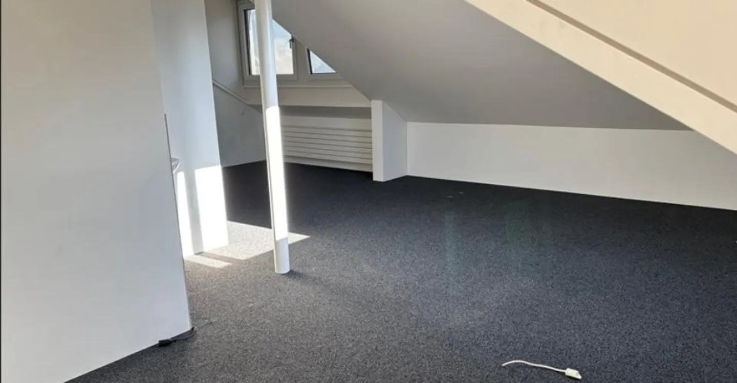 Spazio ufficio attraente in soffitta - Foto 4 di 5