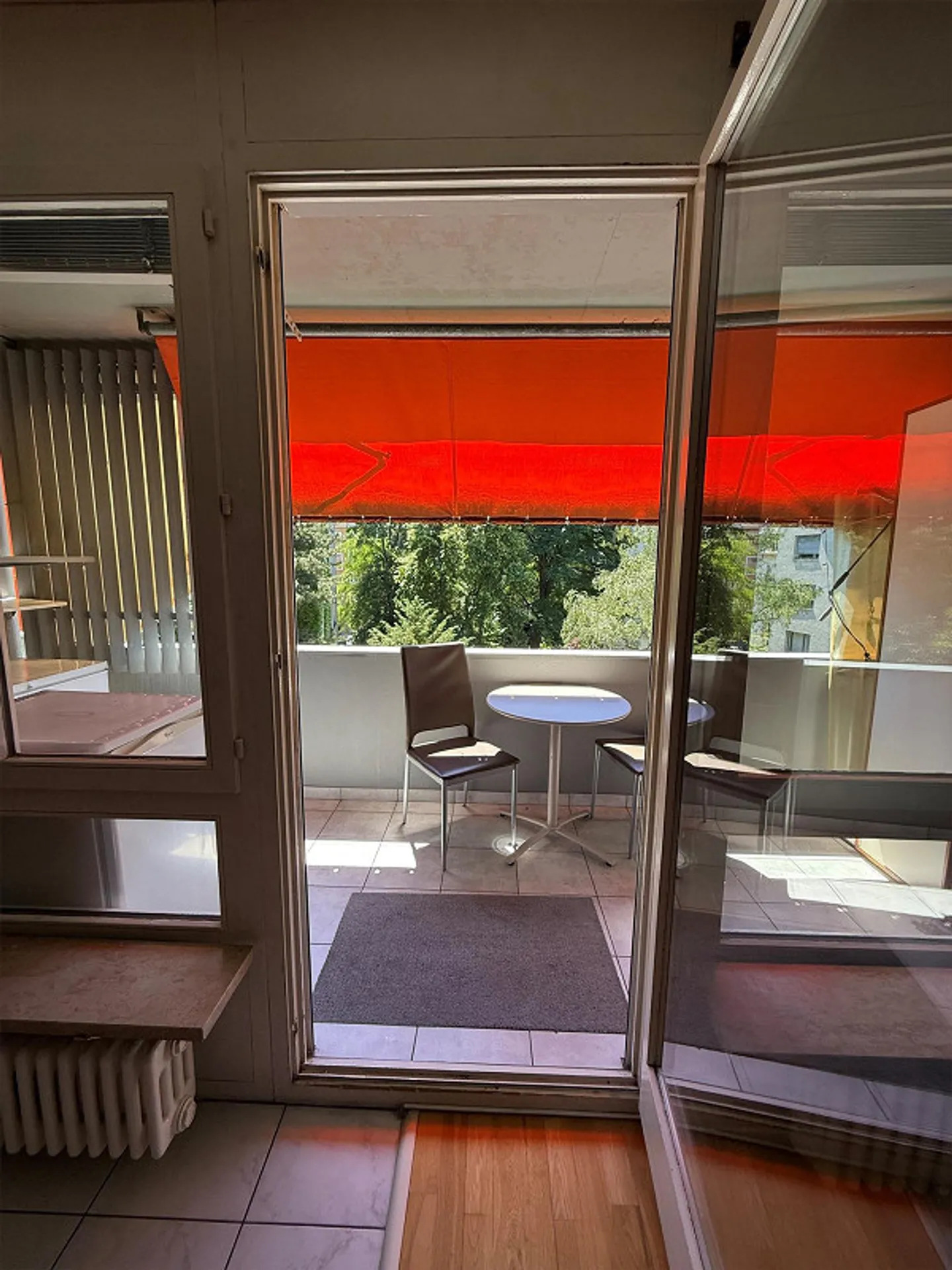 Appartement spacieux de 4,5 pièces avec balcon et place de parking souterrain à Bâle - Photo 2 sur 24