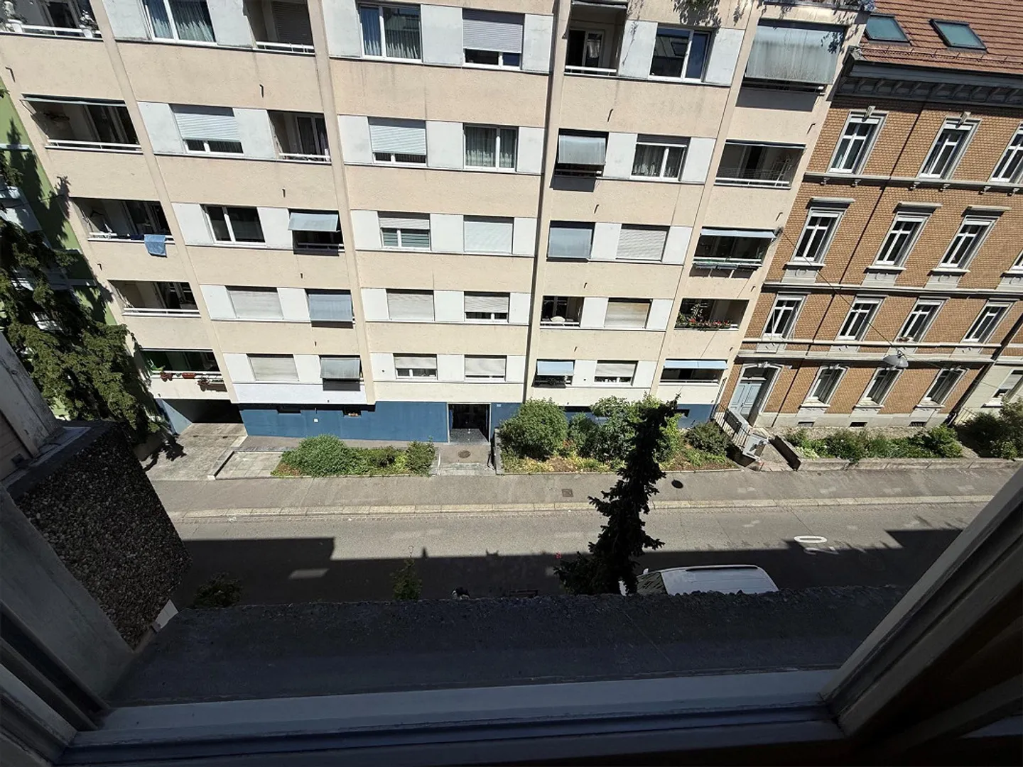 Appartement spacieux de 4,5 pièces avec balcon et place de parking souterrain à Bâle - Photo 5 sur 24