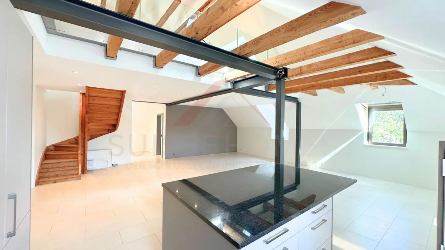 La Chaux-de-Fonds - Renovated duplex with mezzanine and unobstructed view in a mansion - Photo 3 of 11