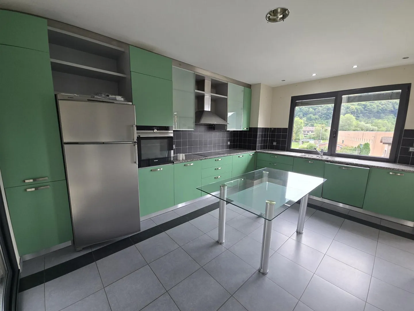 ATTICO DUPLEX 6.5 ZIMMER MIT DREI TERRASSEN IN TAVERNE - Foto 4 von 9