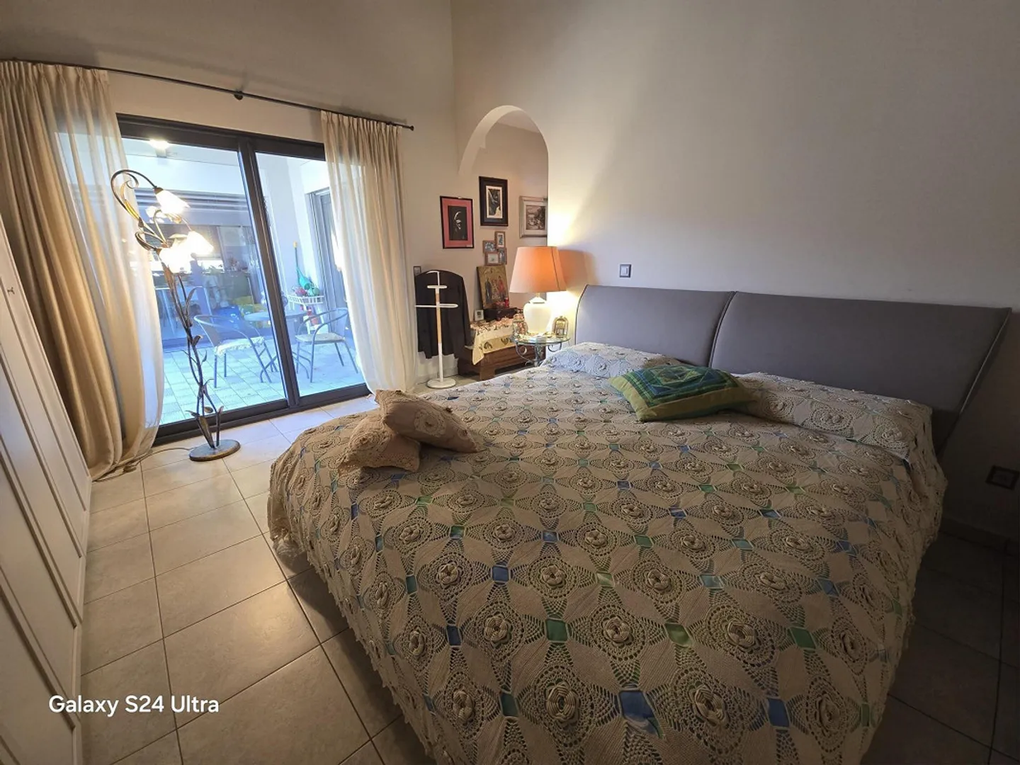 ATTICO DUPLEX 6.5 ZIMMER MIT DREI TERRASSEN IN TAVERNE - Foto 5 von 9