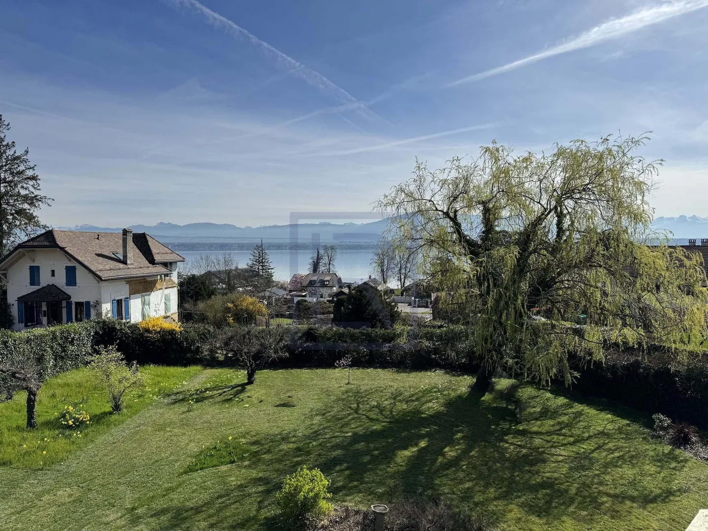 Terrain constructible avec vue lac | Building plot with lake view - Photo 1 of 2