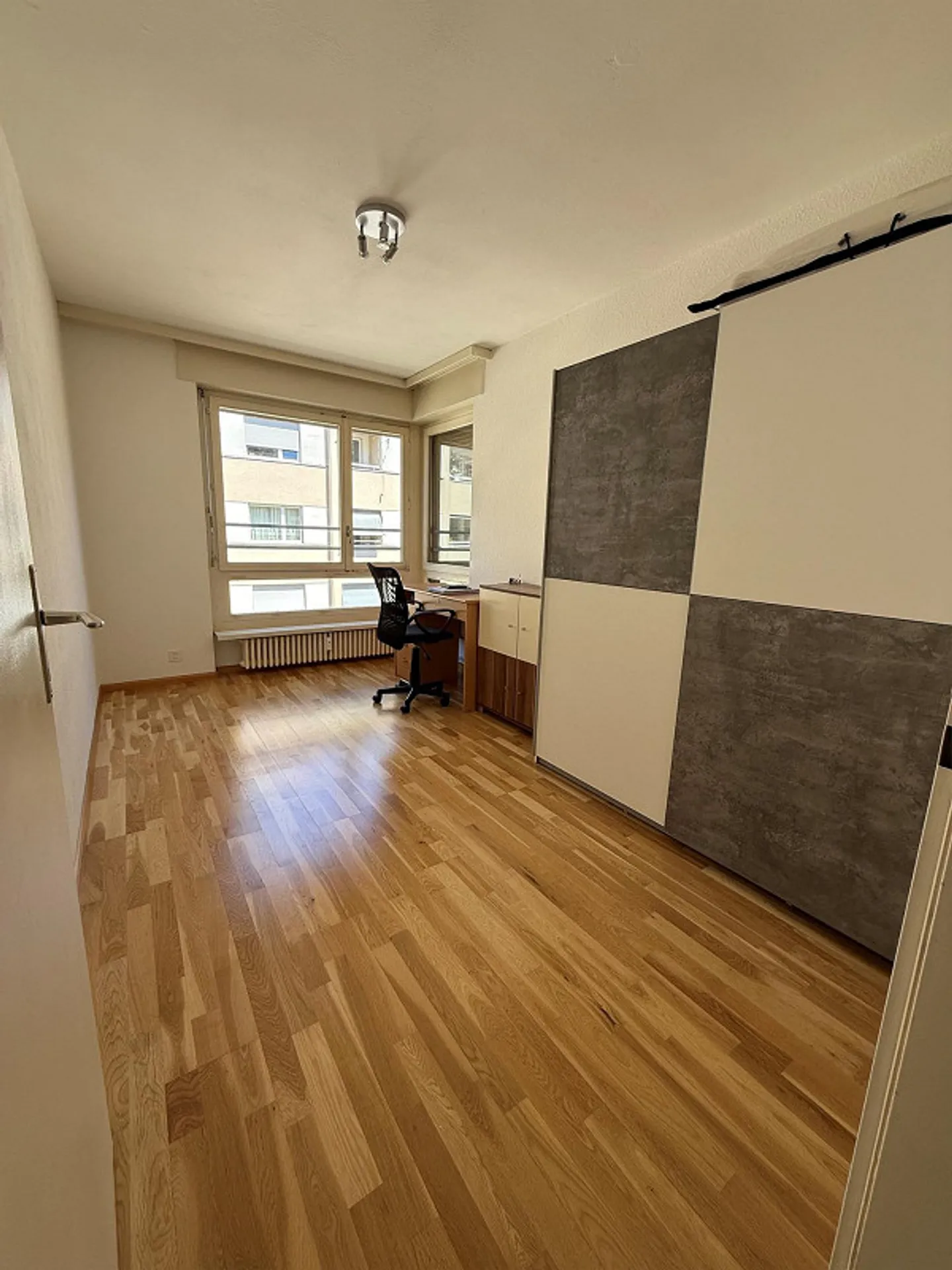 Appartement spacieux de 4,5 pièces avec balcon et place de parking souterrain à Bâle - Photo 15 sur 24