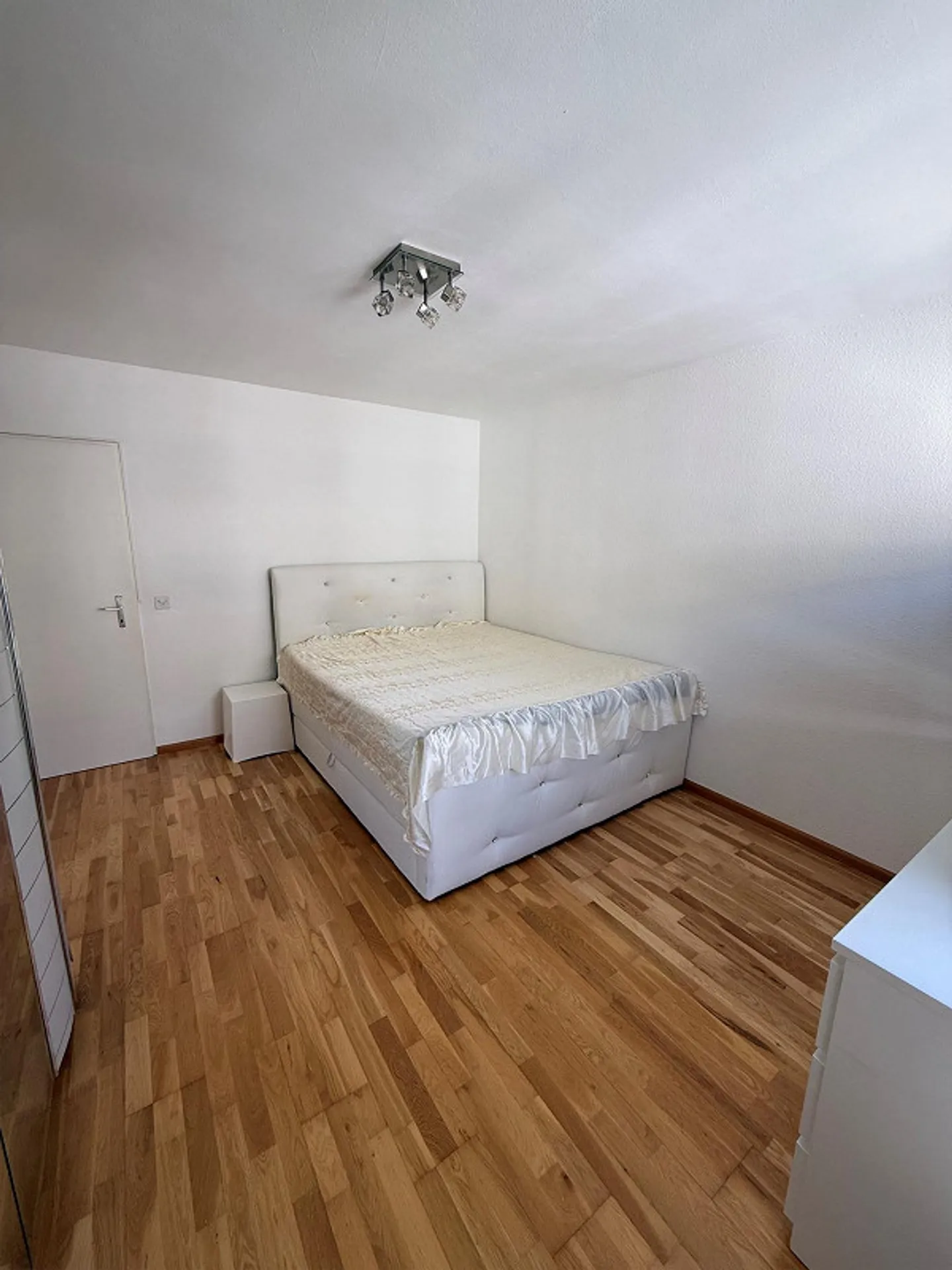 Appartement spacieux de 4,5 pièces avec balcon et place de parking souterrain à Bâle - Photo 12 sur 24
