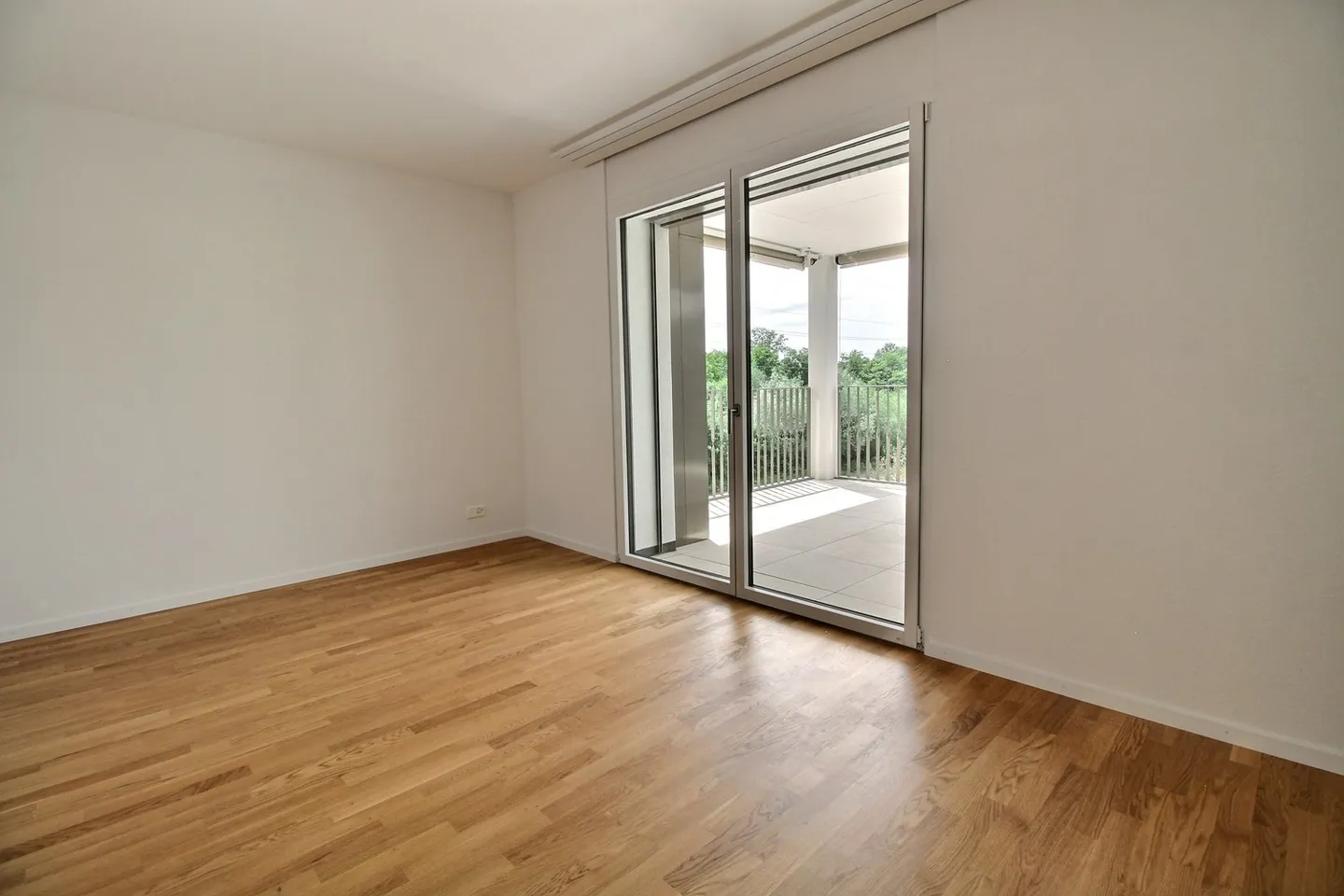 Wunderschöne 5,5 Zimmer zu vermieten ab sofort! - Foto 3 von 12