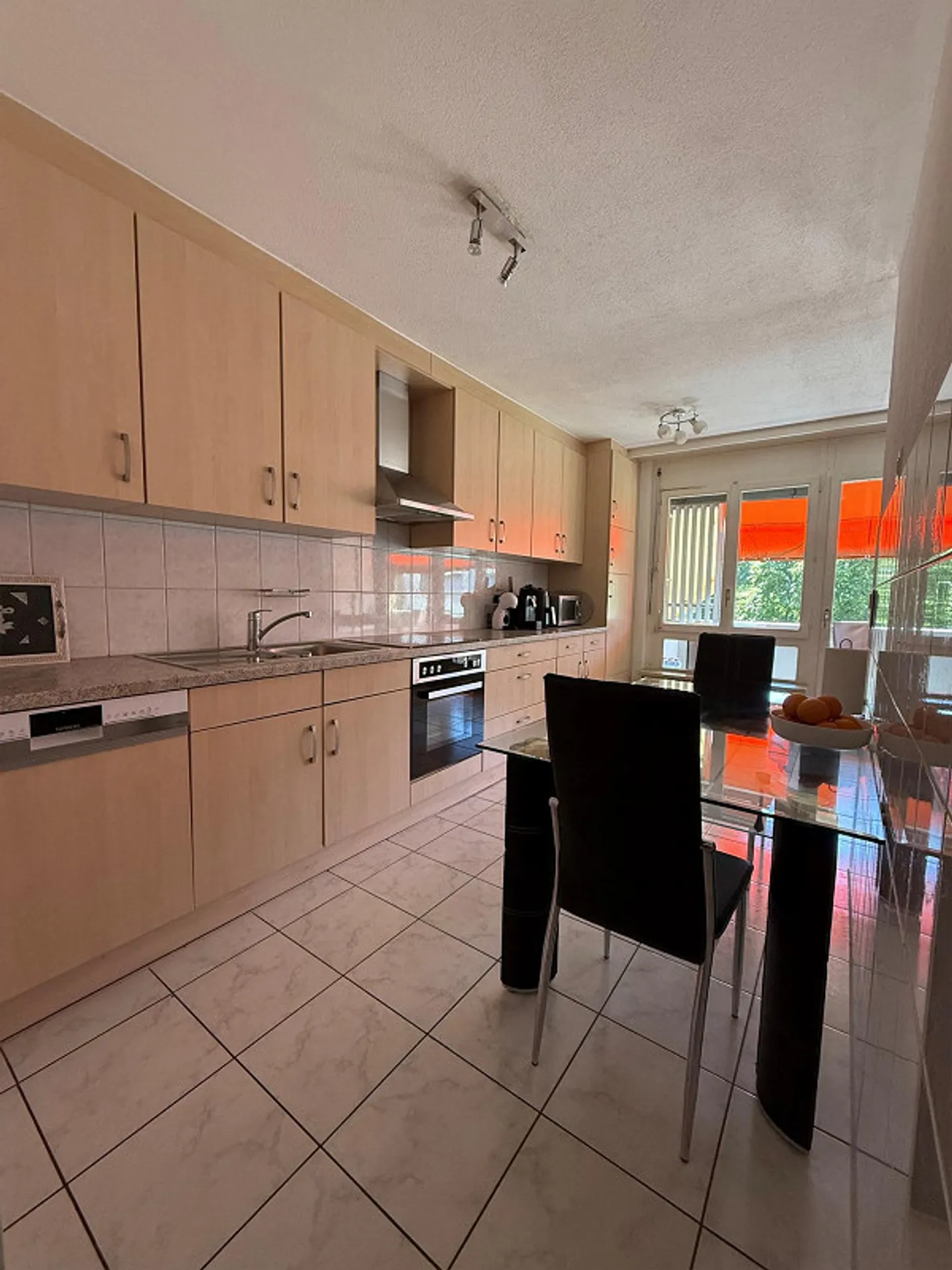Appartement spacieux de 4,5 pièces avec balcon et place de parking souterrain à Bâle - Photo 19 sur 24