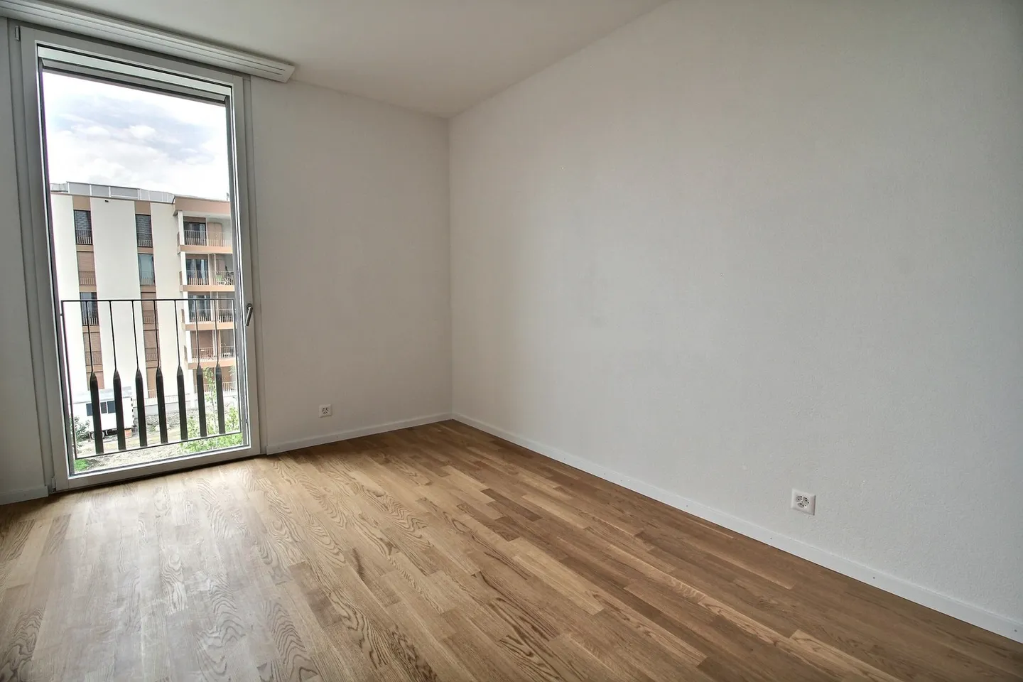 Wunderschöne 5,5 Zimmer zu vermieten ab sofort! - Foto 7 von 12