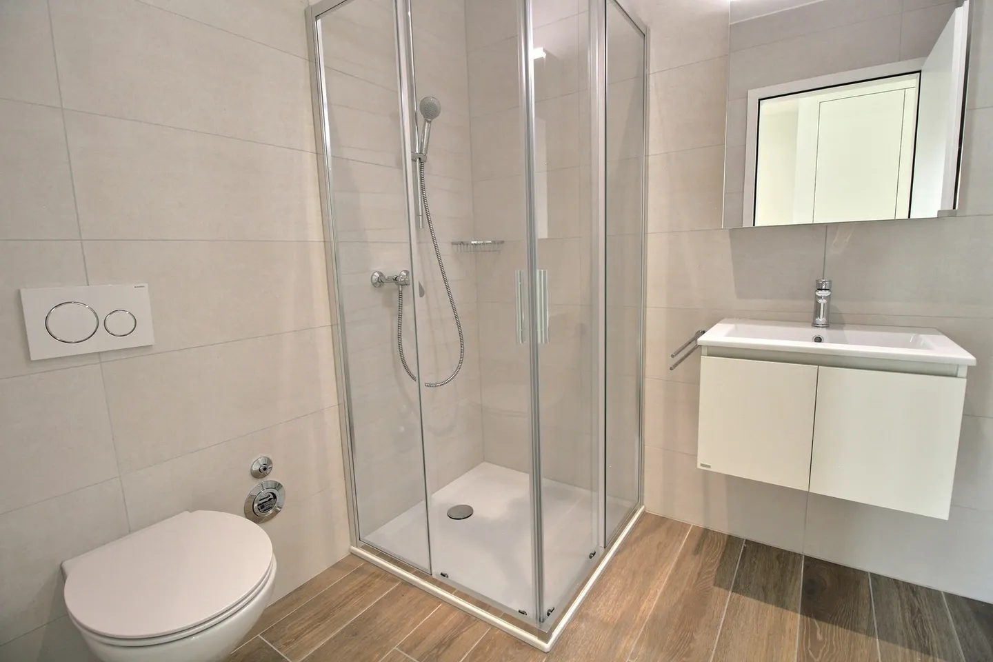 Wunderschöne 5,5 Zimmer zu vermieten ab sofort! - Foto 8 von 12