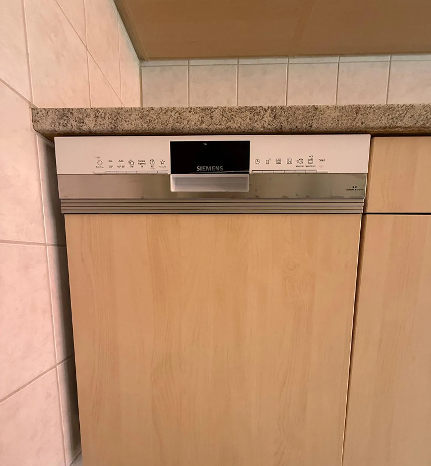 Appartement spacieux de 4,5 pièces avec balcon et place de parking souterrain à Bâle - Photo 21 sur 24
