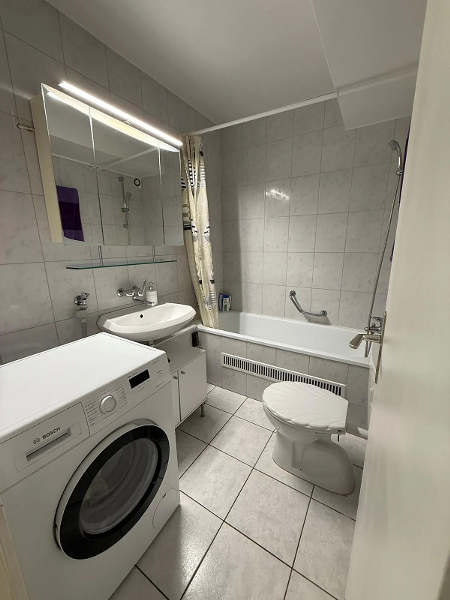 Appartement spacieux de 4,5 pièces avec balcon et place de parking souterrain à Bâle - Photo 22 sur 24