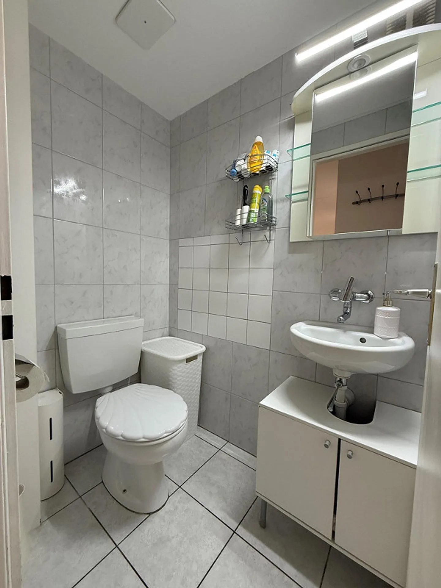 Appartement spacieux de 4,5 pièces avec balcon et place de parking souterrain à Bâle - Photo 23 sur 24