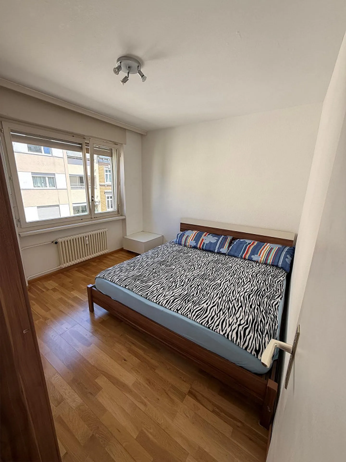Appartement spacieux de 4,5 pièces avec balcon et place de parking souterrain à Bâle - Photo 18 sur 24