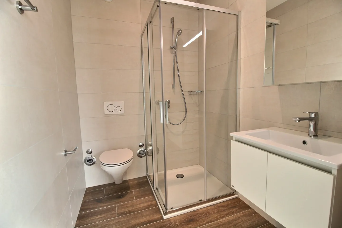 Wunderschöne 5,5 Zimmer zu vermieten ab sofort! - Foto 9 von 12