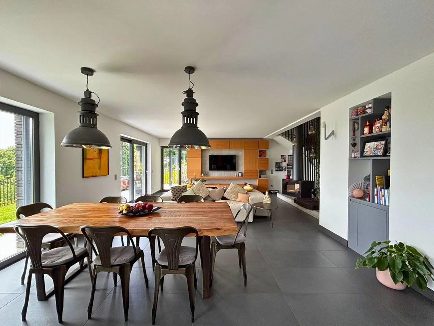 LIVE IN ABSOLUTE PRIVACY - Photo 1 of 13