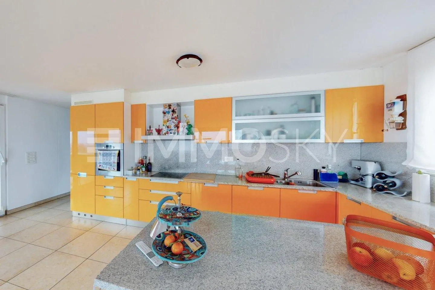 Geräumige Wohnung mit Terrasse - Foto 3 von 5