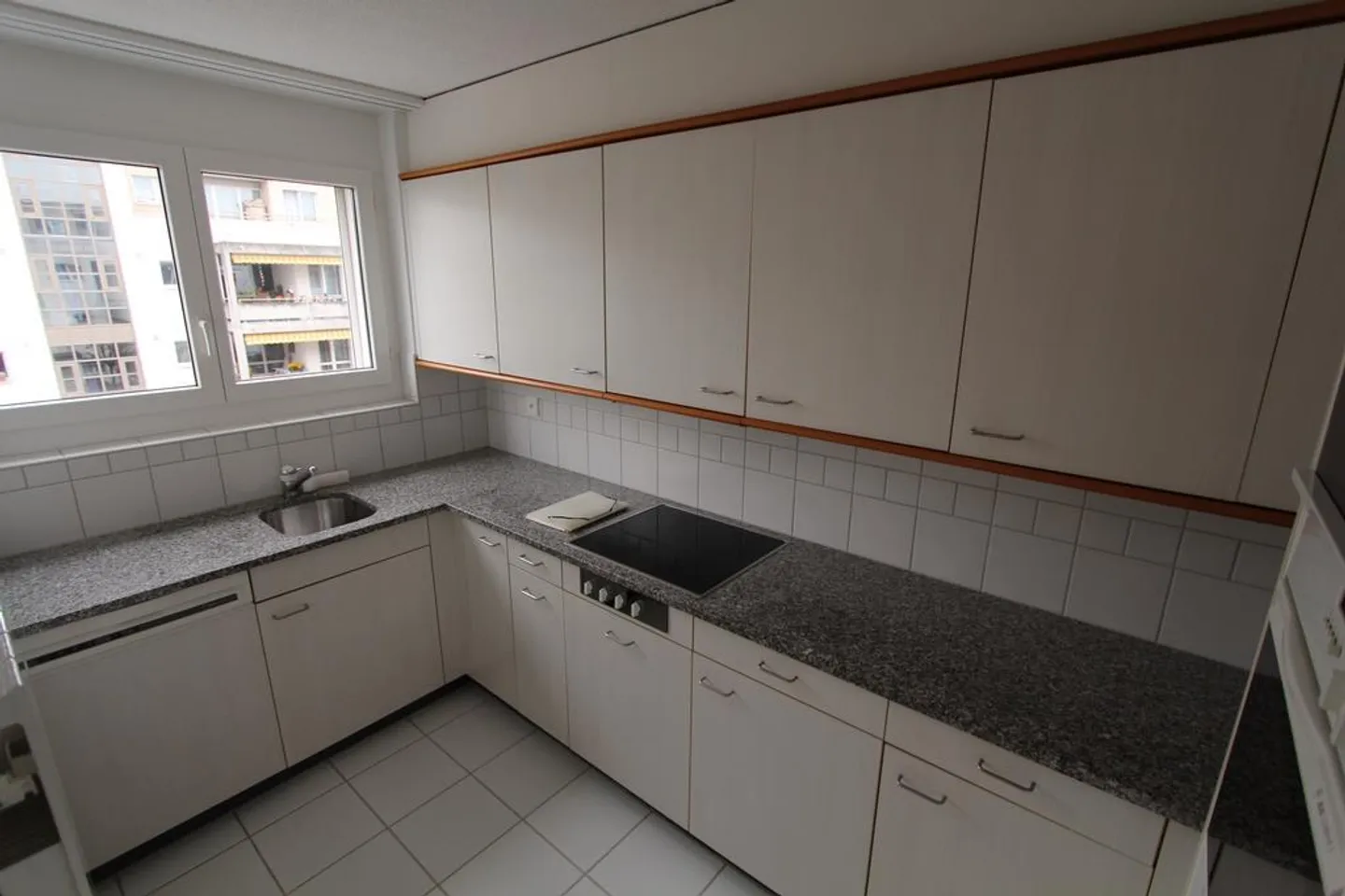 Appartamento in un quartiere tranquillo a Thun! - Foto 2 di 8